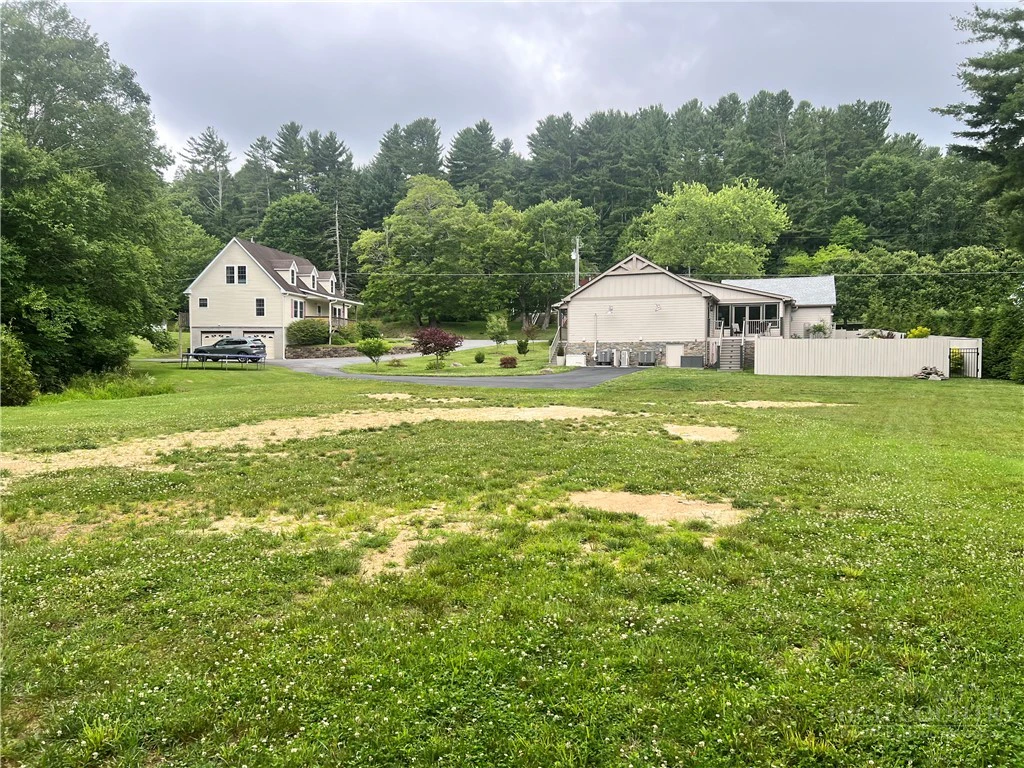 Image number 5 for the current listing
