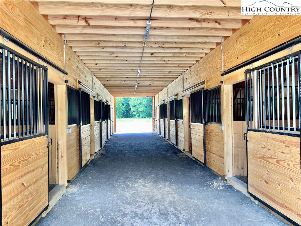 Image number 10 for the current listing