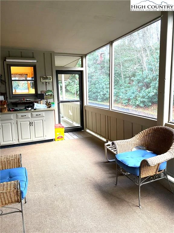 Image number 11 for the current listing