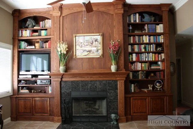 Image number 14 for the current listing