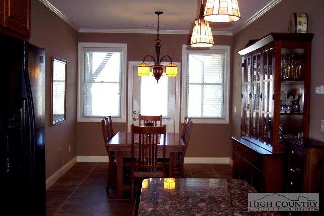 Image number 7 for the current listing