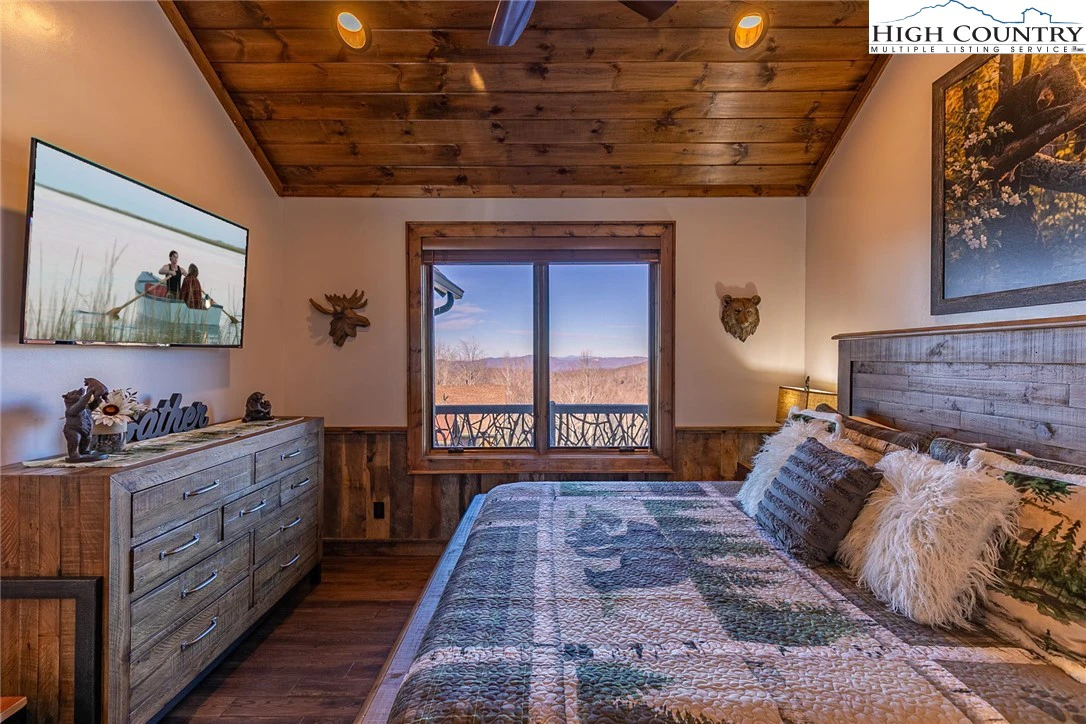 Image number 6 for the current listing