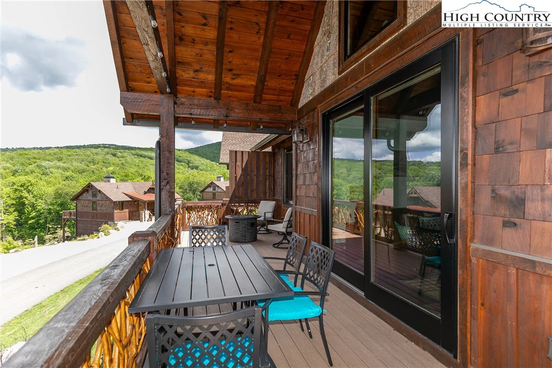 Image number 15 for the current listing