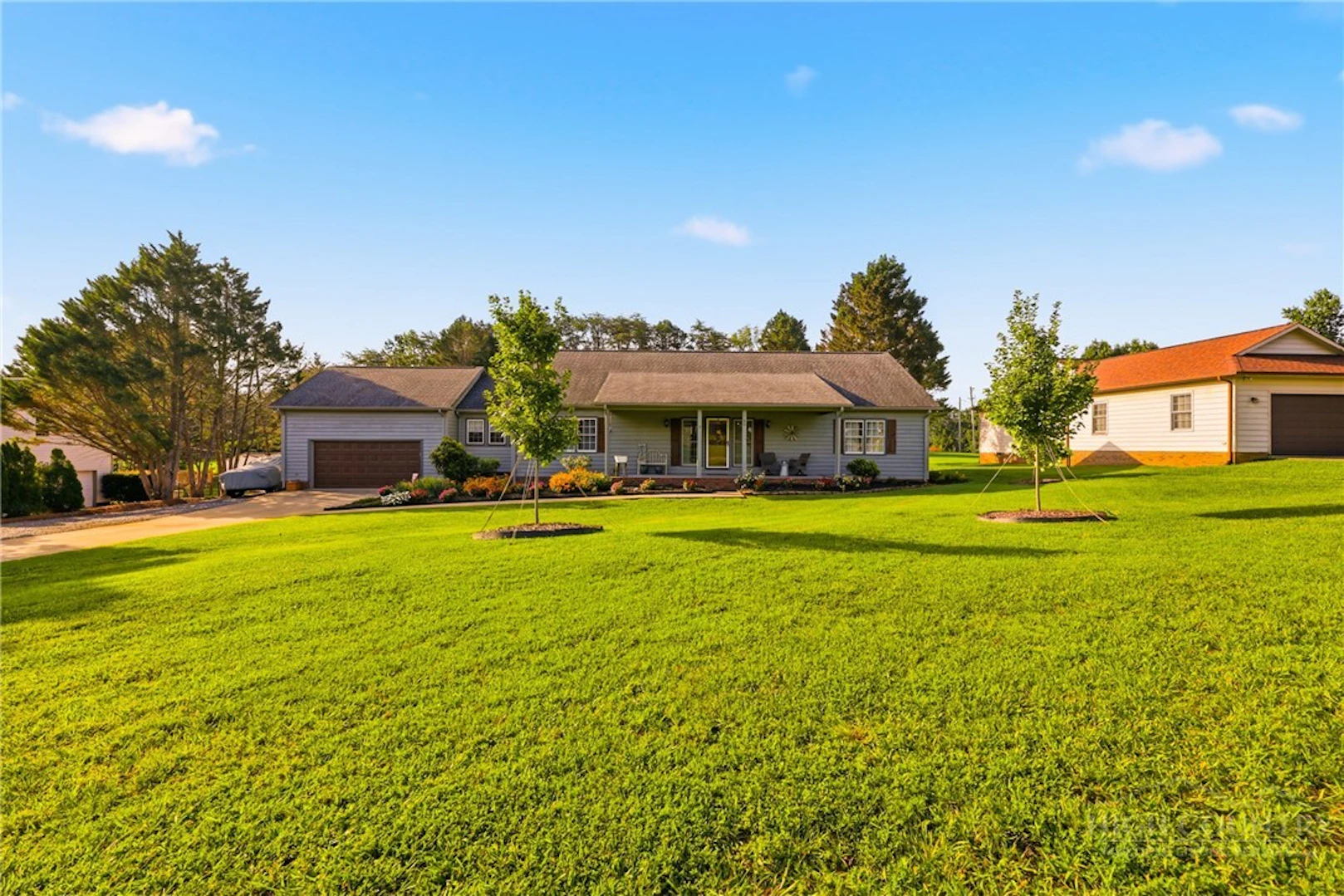 Image number 5 for the current listing