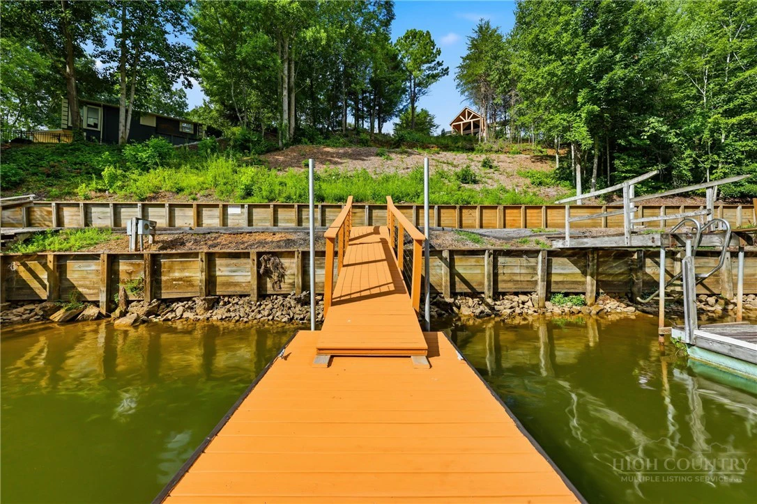 Image number 3 for the current listing