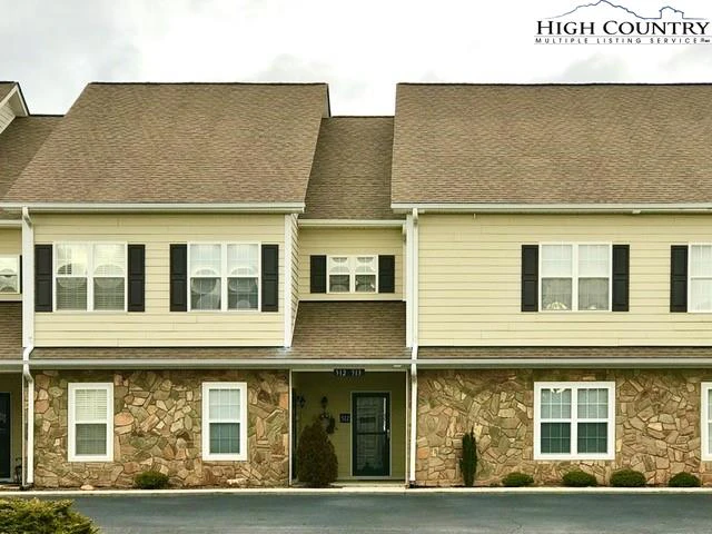 Image number 1 for the current listing