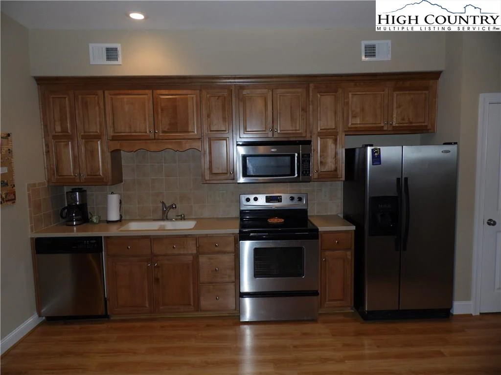 Image number 7 for the current listing