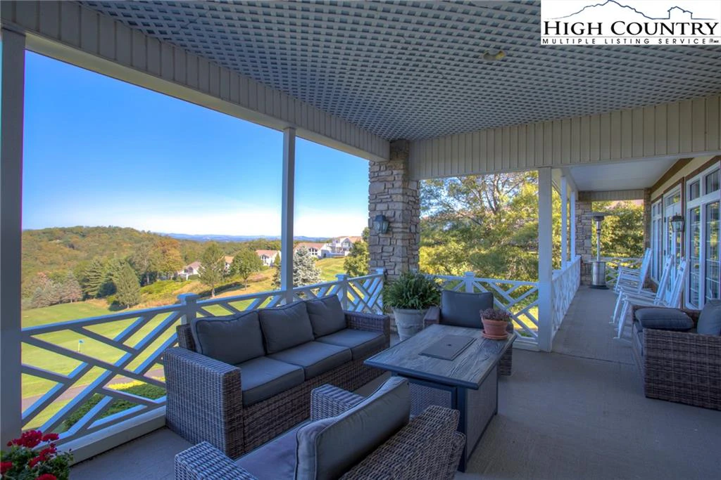 Image number 2 for the current listing