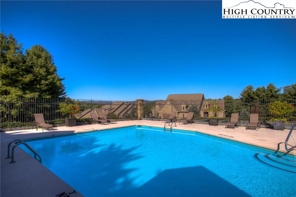 Image number 16 for the current listing