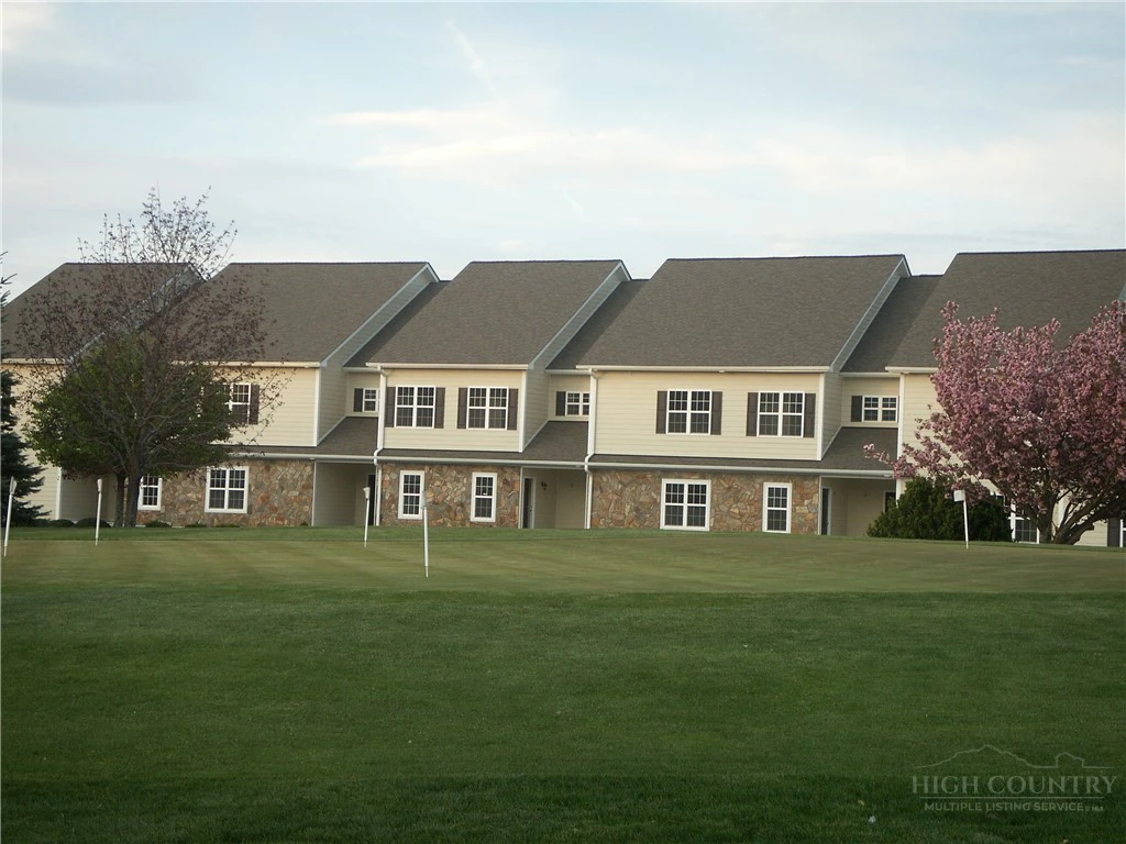 Image number 1 for the current listing
