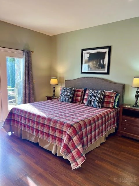 Image number 11 for the current listing