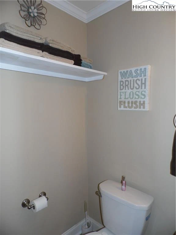 Image number 11 for the current listing