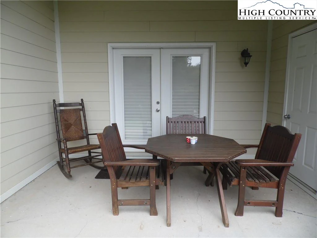 Image number 9 for the current listing