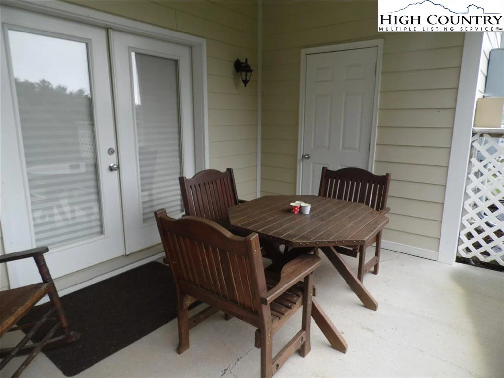 Image number 8 for the current listing