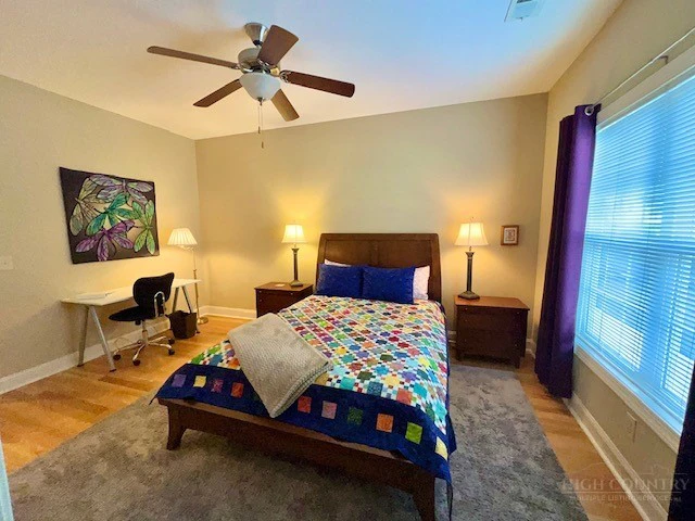 Image number 11 for the current listing