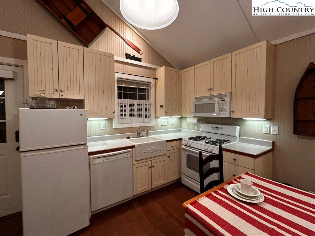 Image number 5 for the current listing