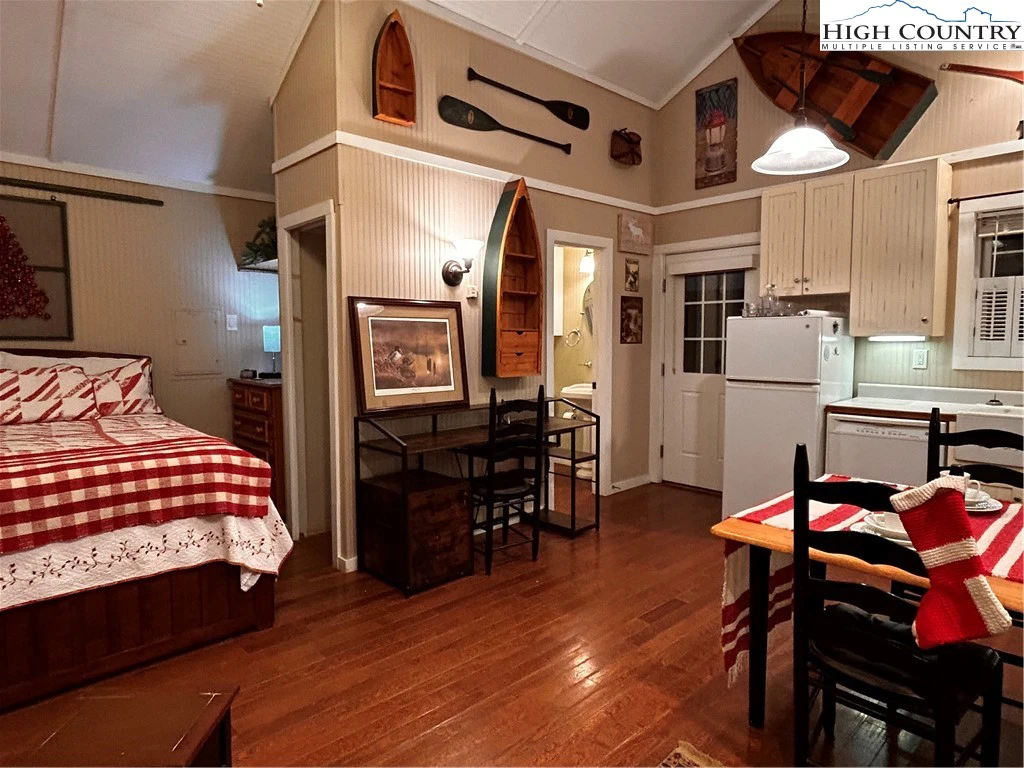 Image number 6 for the current listing