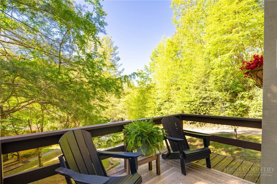Image number 18 for the current listing