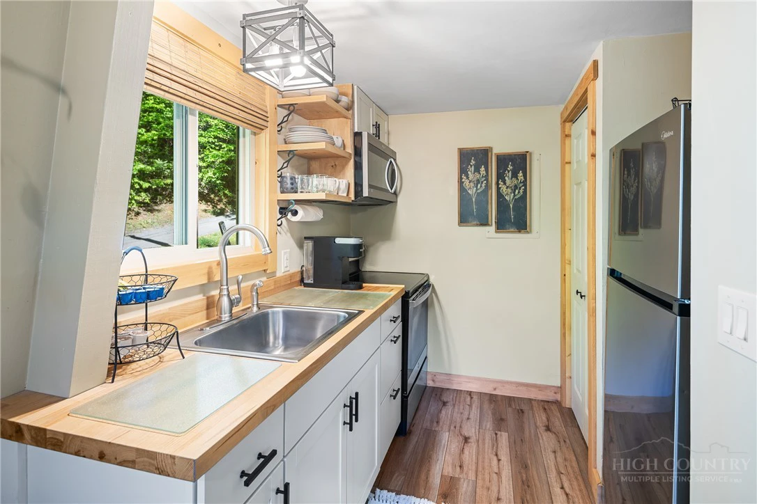 Image number 7 for the current listing