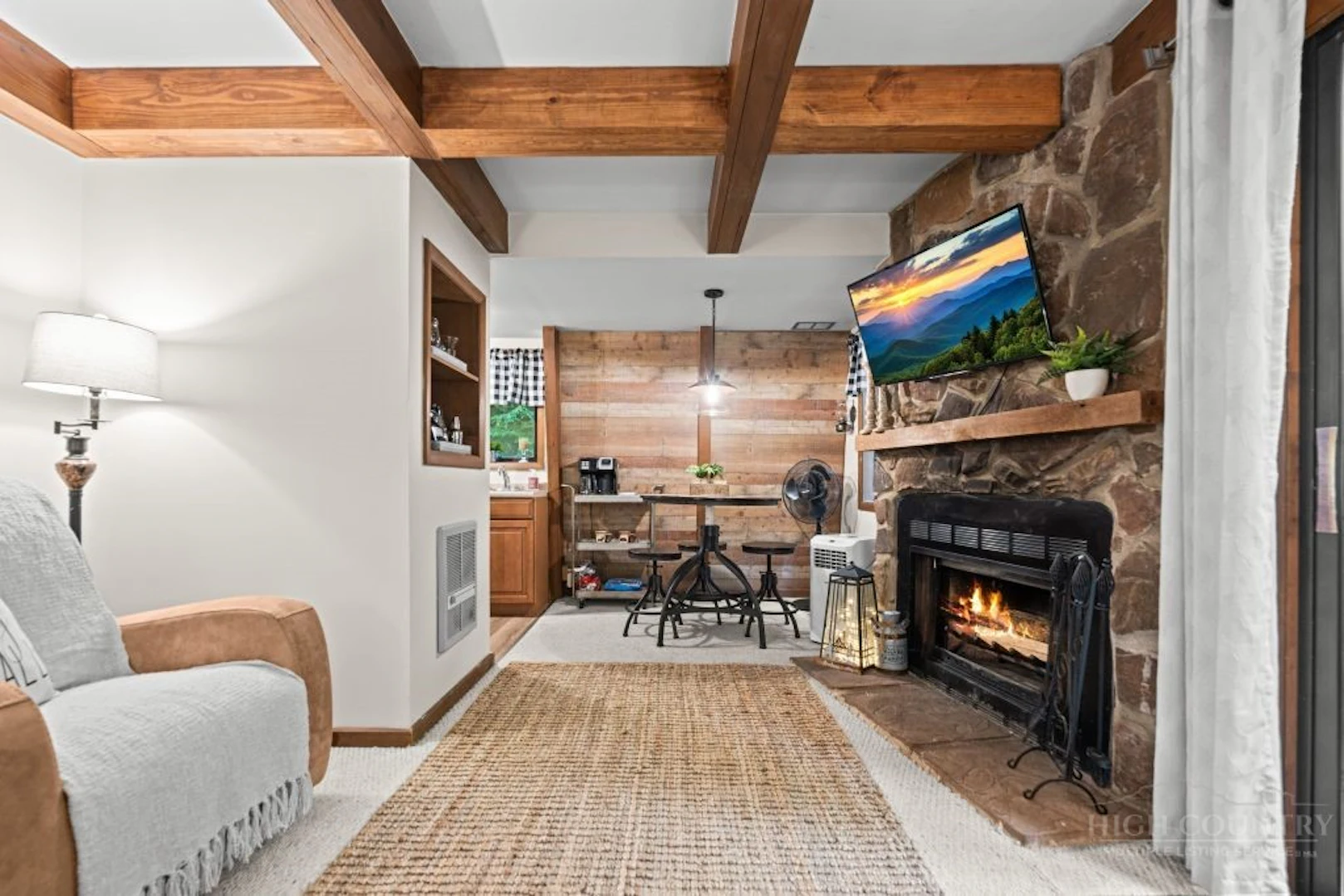 Image number 7 for the current listing