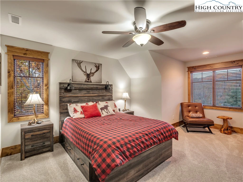 Image number 9 for the current listing