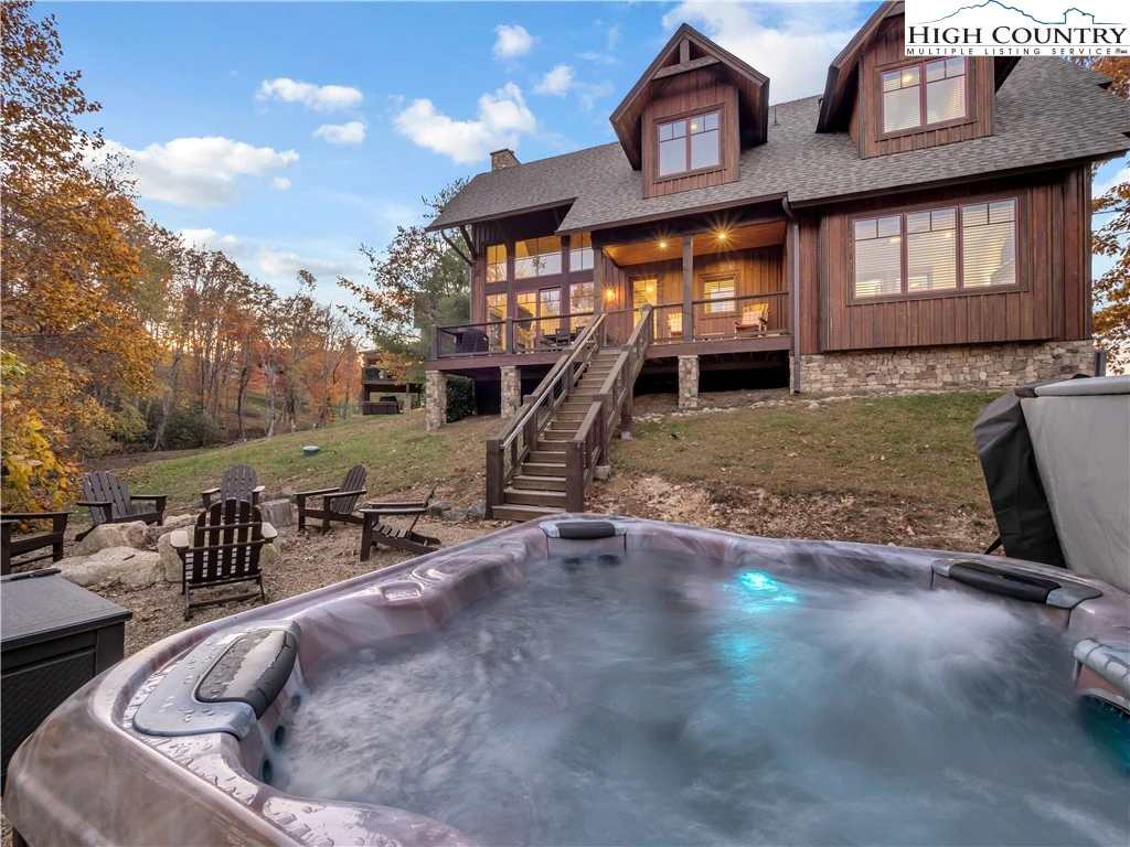 Image number 16 for the current listing