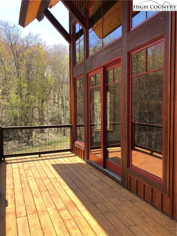 Image number 14 for the current listing