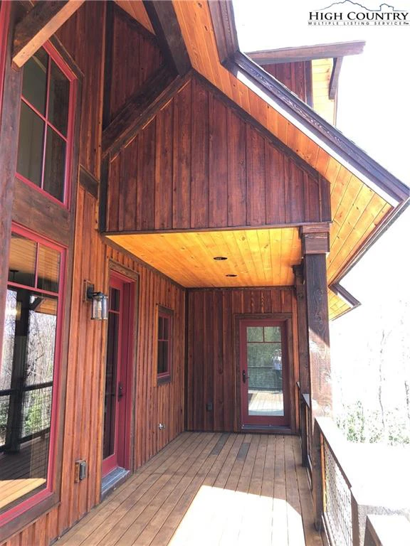 Image number 13 for the current listing