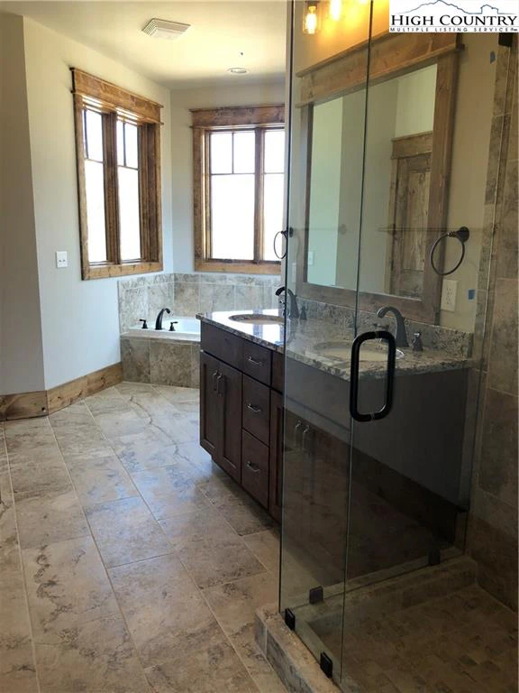 Image number 10 for the current listing