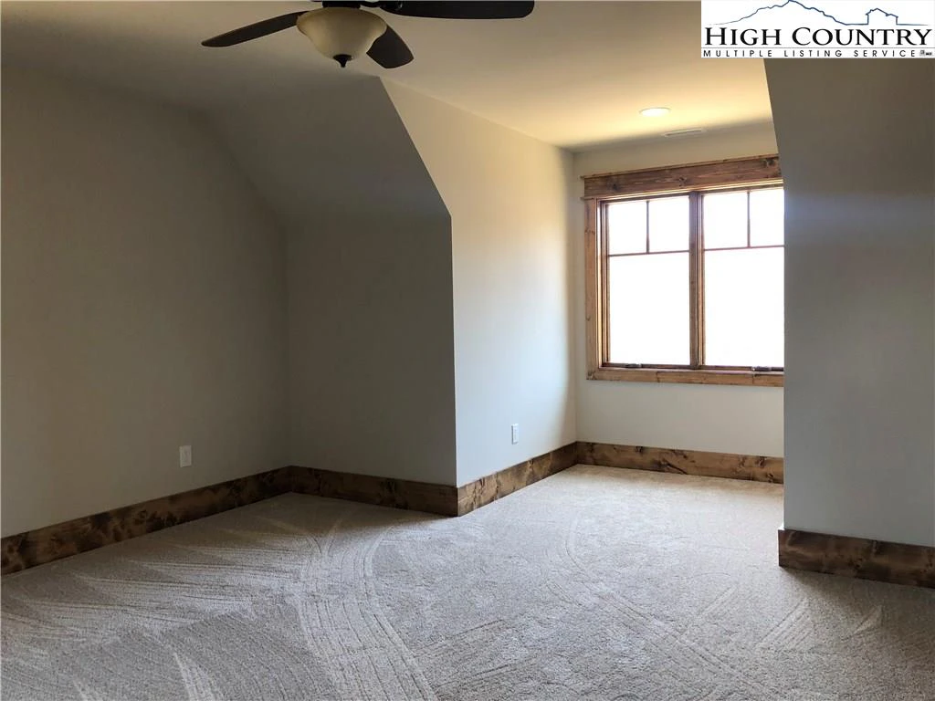 Image number 6 for the current listing