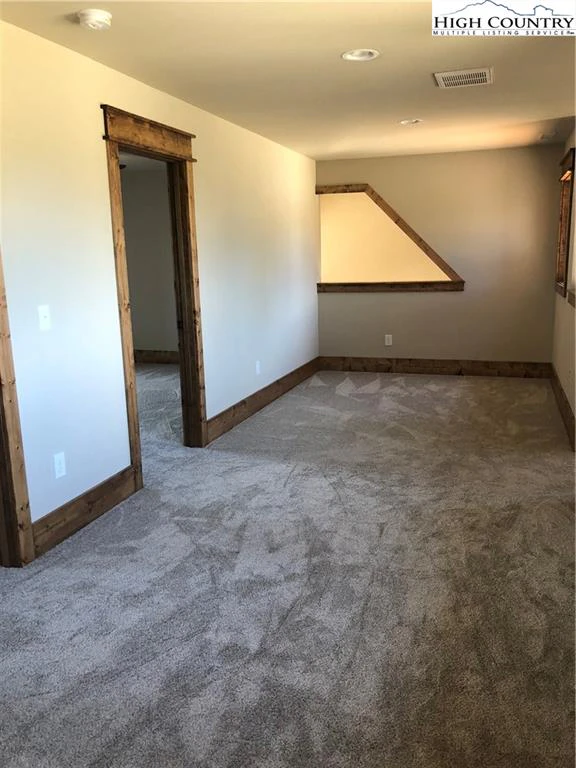 Image number 3 for the current listing