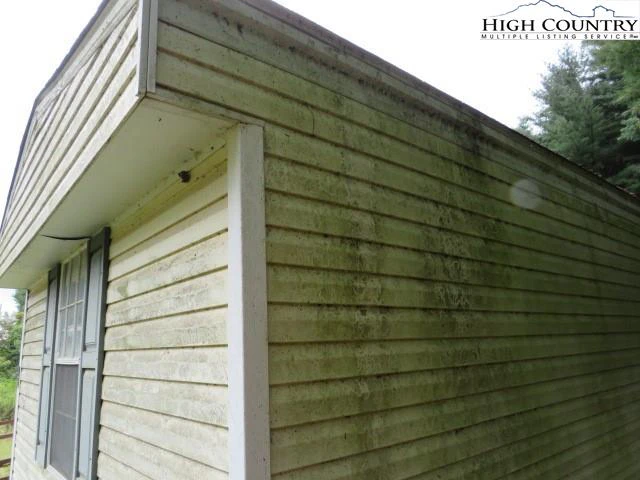 Image number 11 for the current listing