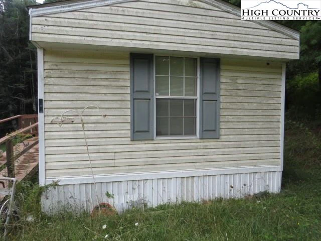 Image number 19 for the current listing
