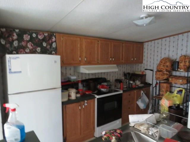 Image number 16 for the current listing
