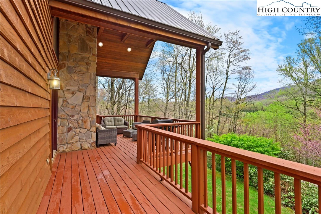 Image number 4 for the current listing