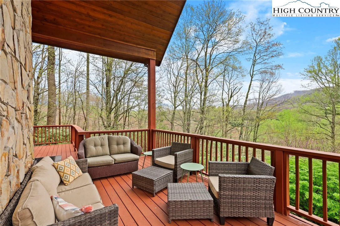 Image number 18 for the current listing