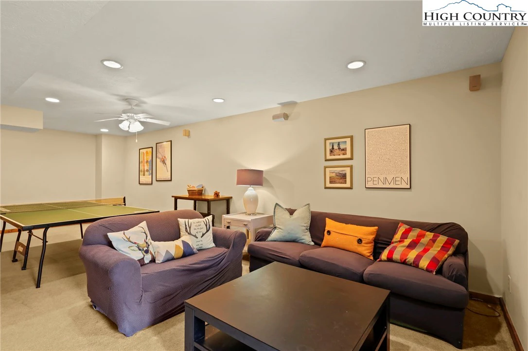 Image number 9 for the current listing