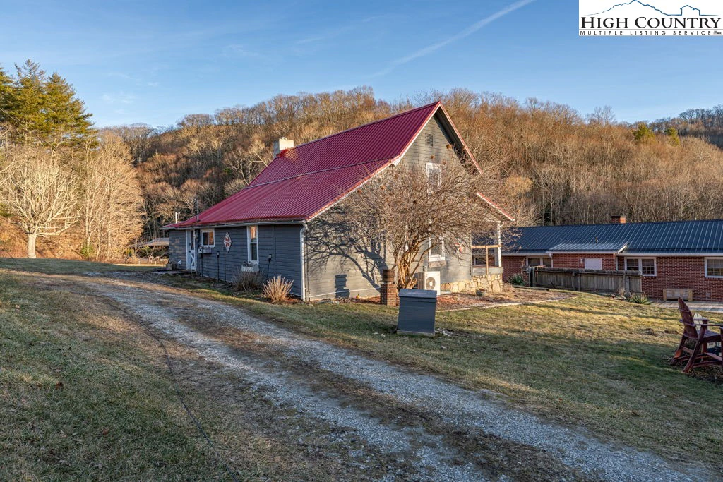 Image number 1 for the current listing