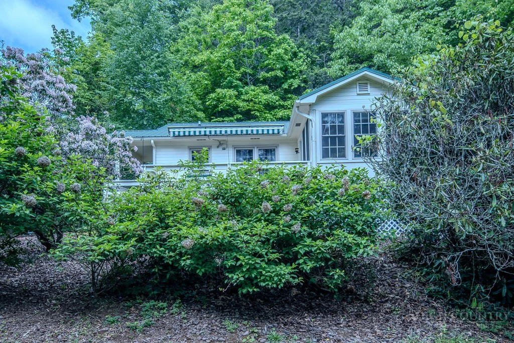 Image number 9 for the current listing