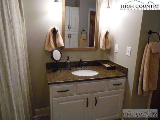 Image number 6 for the current listing