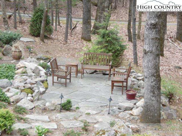 Image number 2 for the current listing