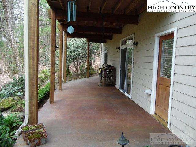 Image number 16 for the current listing
