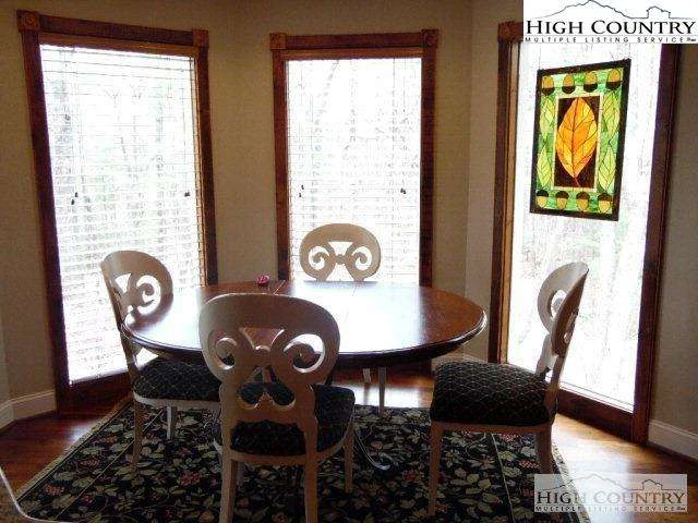 Image number 29 for the current listing