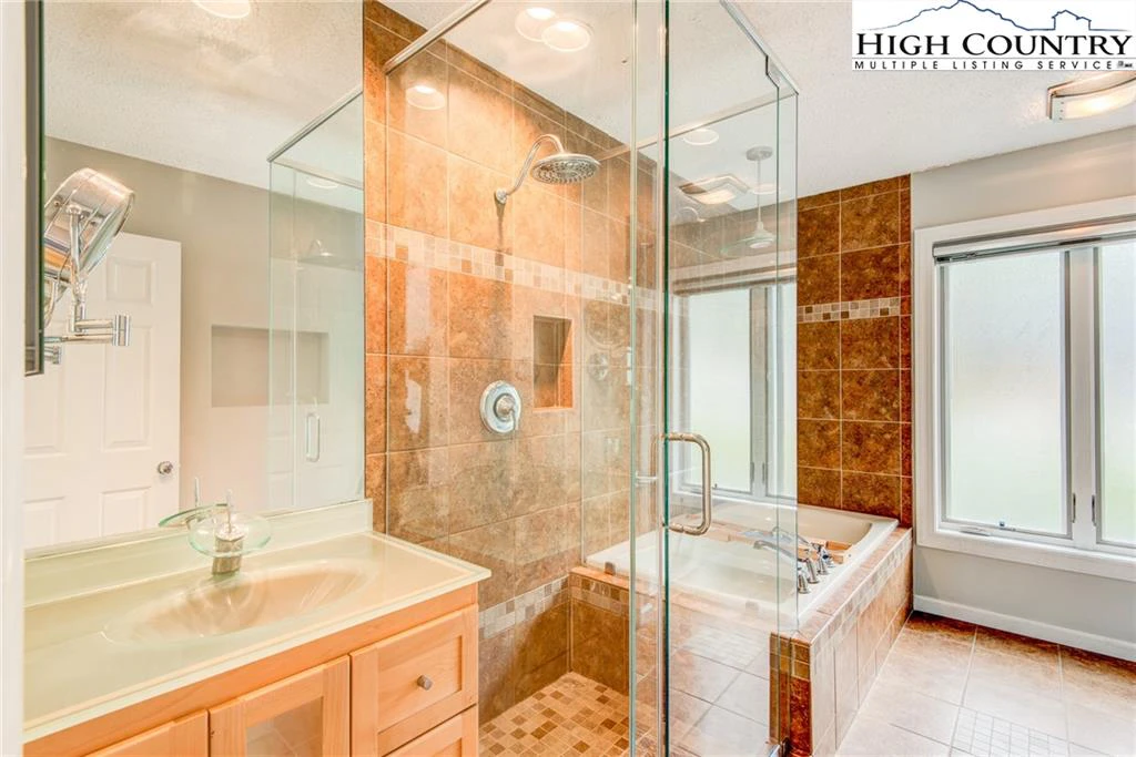 Image number 6 for the current listing