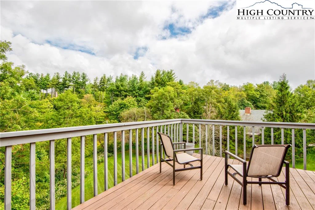 Image number 16 for the current listing