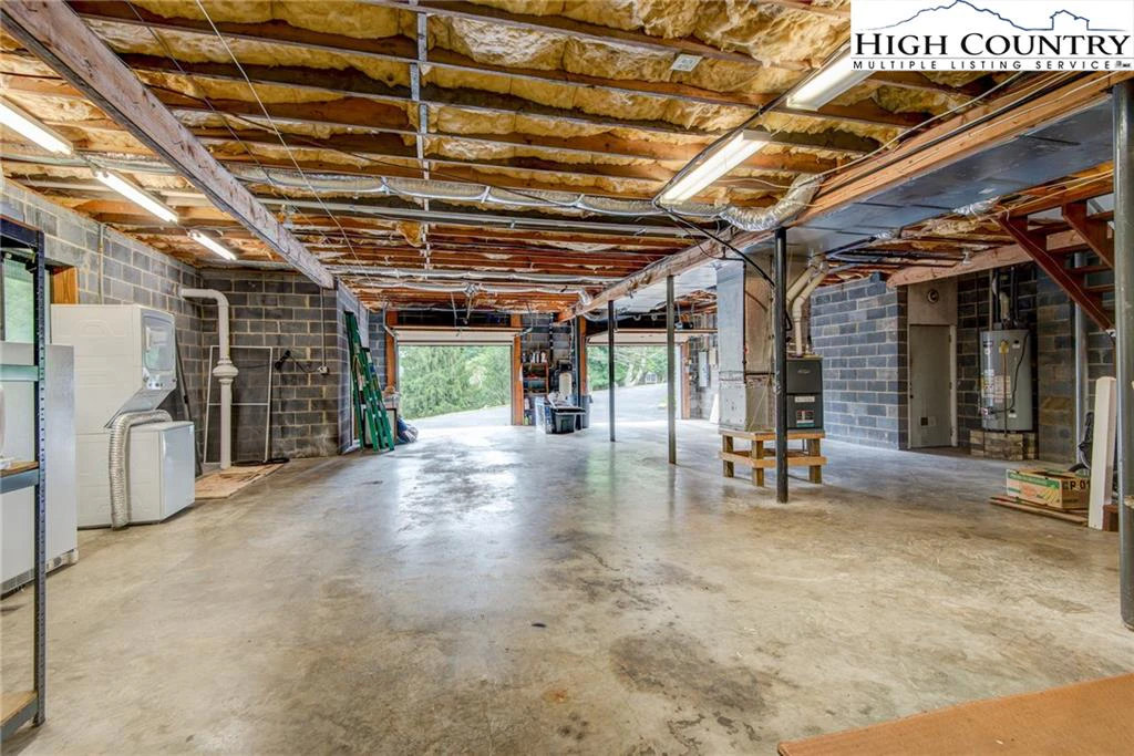 Image number 18 for the current listing