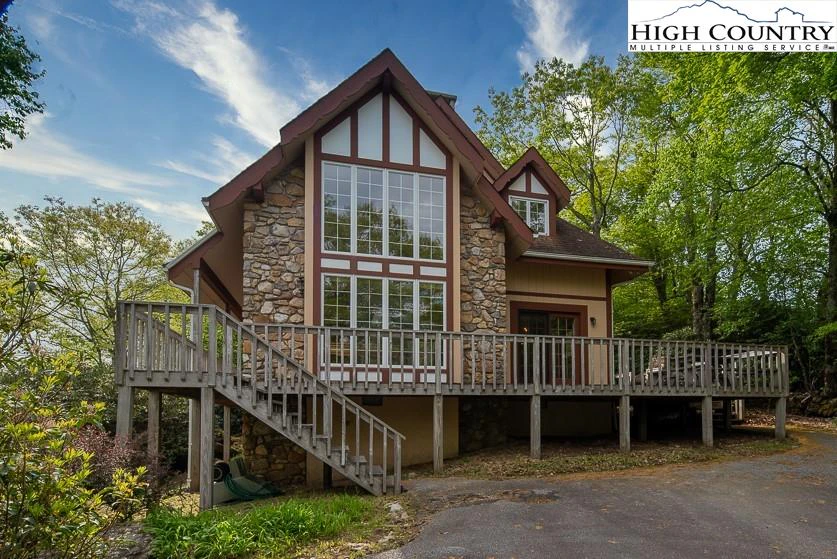 Image number 1 for the current listing