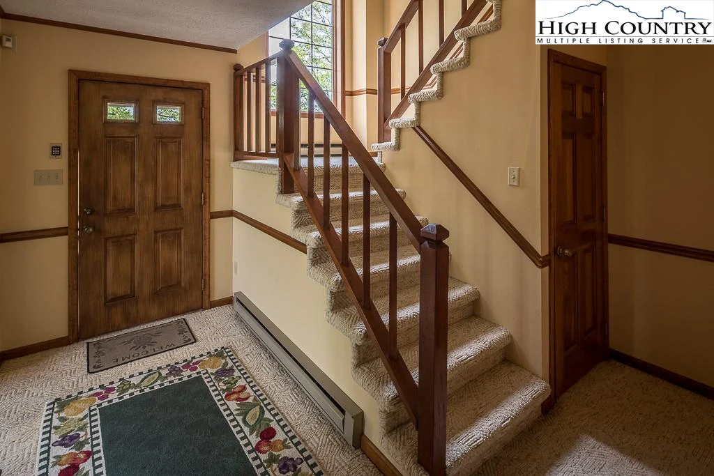 Image number 10 for the current listing