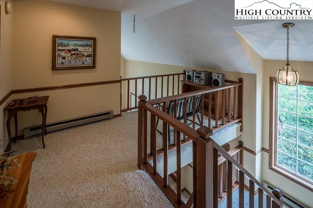 Image number 3 for the current listing