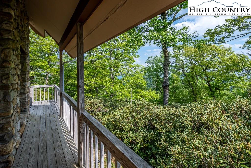 Image number 13 for the current listing
